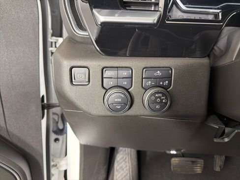 Used 2022 Chevrolet Silverado 1500 RST image 24