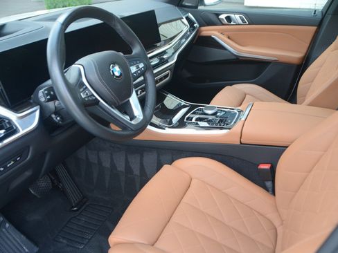 Used 2026 BMW X5 xDrive40i w/ Climate Comfort Package AWD/4WD image 2