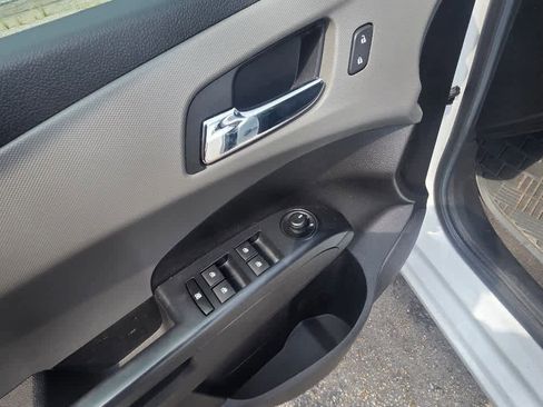 Used 2016 Chevrolet Sonic LT FWD image 4