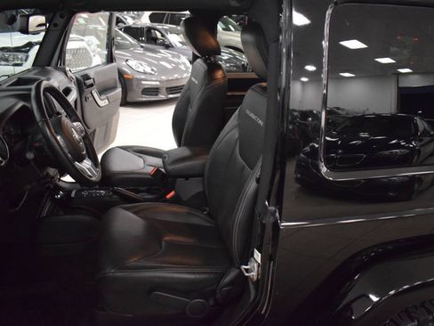 Used 2017 Jeep Wrangler Rubicon AWD/4WD image 24