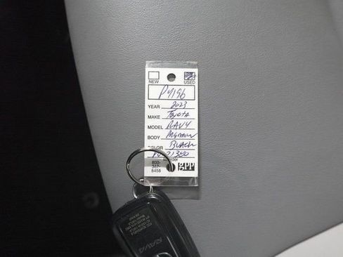 Used 2023 Toyota RAV4 XLE Premium image 33