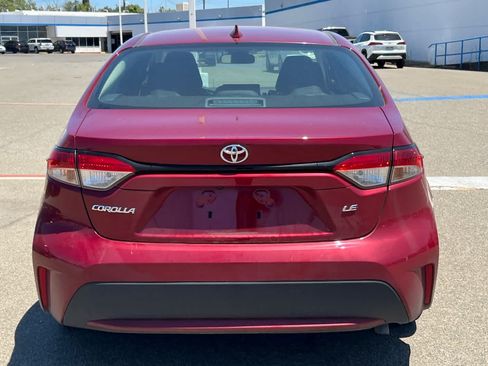 Used 2022 Toyota Corolla LE w/ LE Convenience Package FWD image 5