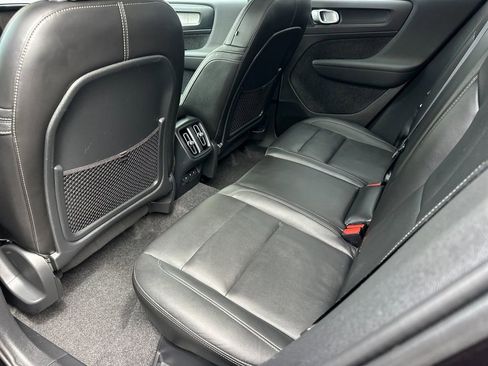 Certified 2025 Volvo XC40 B5 Plus AWD/4WD image 11
