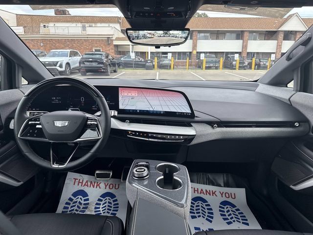 Certified 2025 Cadillac Optiq Luxury 2 w/ LPO, Floor Liner Package AWD/4WD image 34