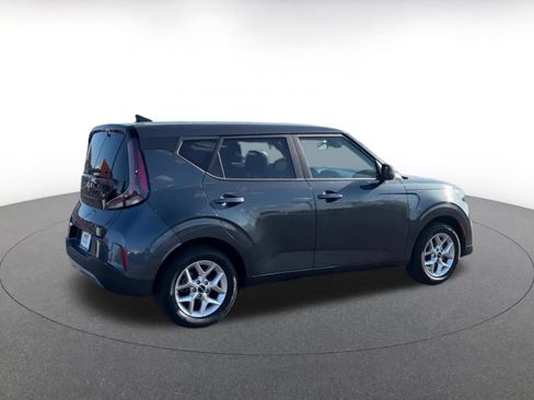 Used 2025 Kia Soul LX w/ LX Technology Package FWD image 11