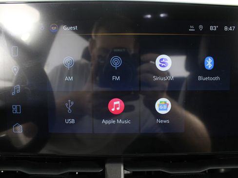 New 2027 Chevrolet Equinox LT w/ Convenience Package II FWD image 5