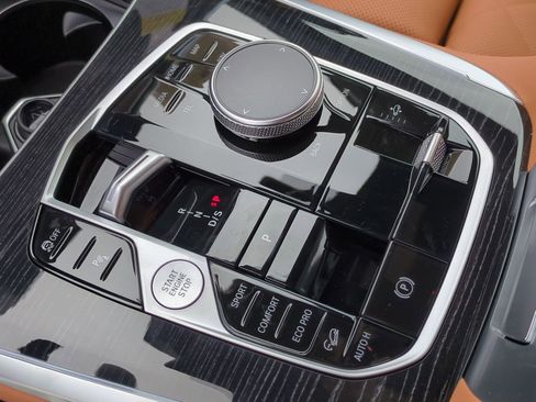 Used 2026 BMW X7 xDrive40i w/ M Sport Package AWD/4WD image 26