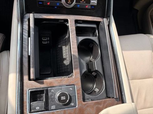 Used 2019 Lincoln Navigator Reserve AWD/4WD image 22