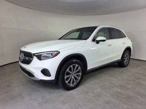 Used 2024 Mercedes-Benz GLC 300 image 8