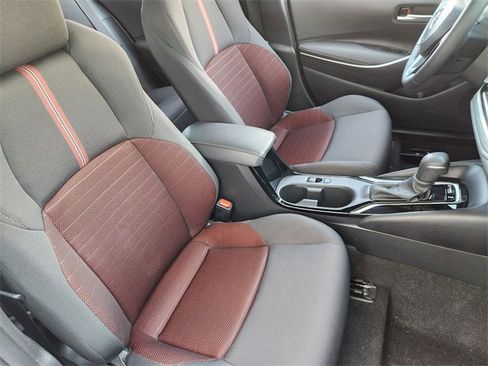 Used 2025 Toyota Corolla SE image 10