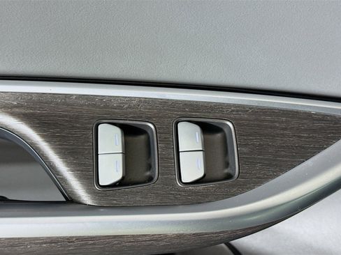 Used 2023 Lucid Air Pure image 23