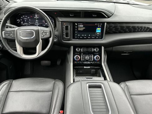 Used 2023 GMC Yukon Denali image 9