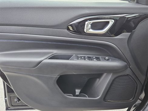 New 2026 Jeep Compass Latitude image 24