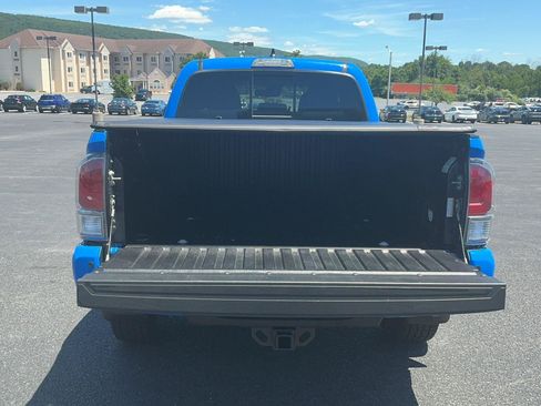 Certified 2020 Toyota Tacoma TRD Off-Road w/ Technology Package AWD/4WD image 9
