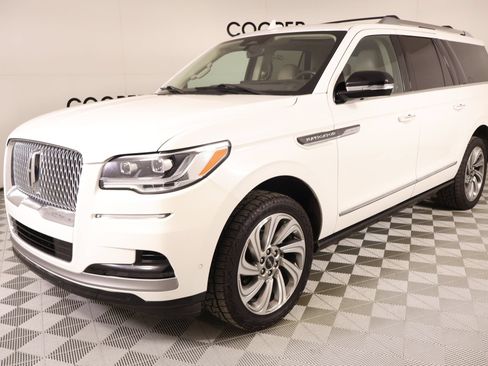 Used 2023 Lincoln Navigator L Reserve AWD/4WD image 11