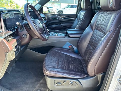 Certified 2022 Cadillac Escalade Sport Platinum w/ Heavy-Duty Trailer Package image 29