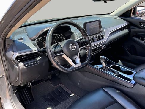 Used 2024 Nissan Altima 2.5 SR FWD image 17