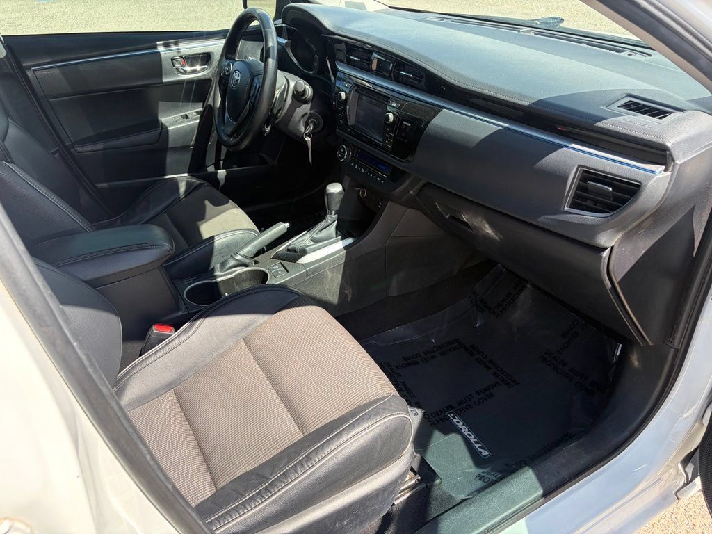 Used 2015 Toyota Corolla S FWD image 30