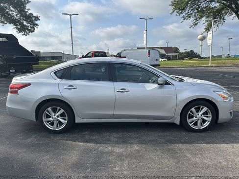 Used 2013 Nissan Altima 2.5 SV w/ 2.5SV Convenience Pkg FWD image 4