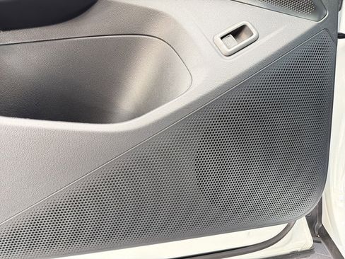 New 2026 Volkswagen Tiguan SE image 22