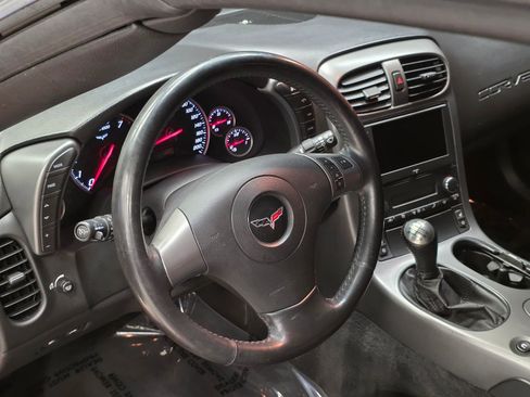 Used 2007 Chevrolet Corvette Coupe w/ Preferred Equipment Group RWD image 22