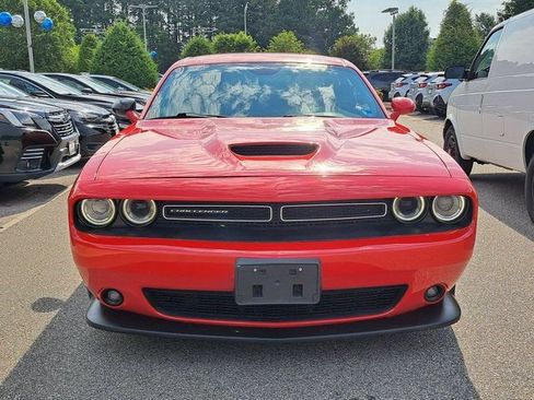 Used 2022 Dodge Challenger GT RWD image 3