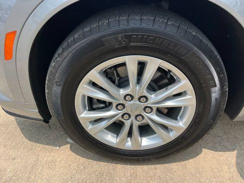 Certified 2025 Cadillac XT6 Luxury FWD image 38