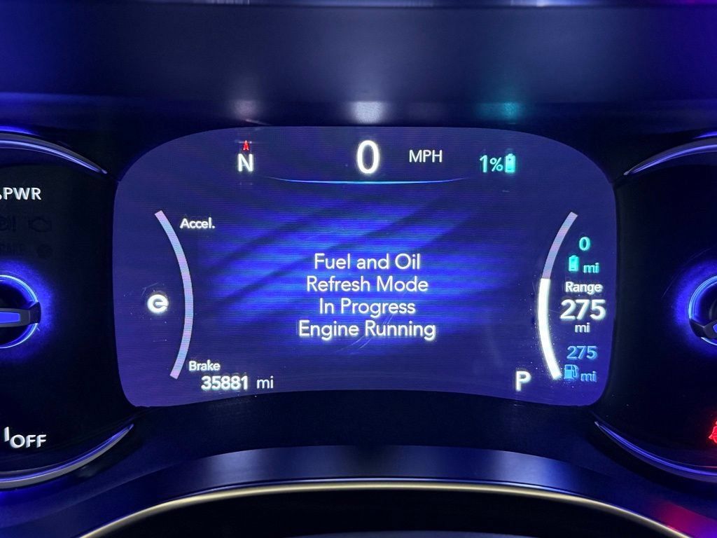 Used 2023 Chrysler Pacifica Pinnacle FWD image 17
