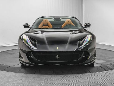 Used 2022 Ferrari 812 GTS image 3