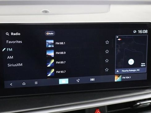 Used 2025 Kia Sorento EX FWD image 30
