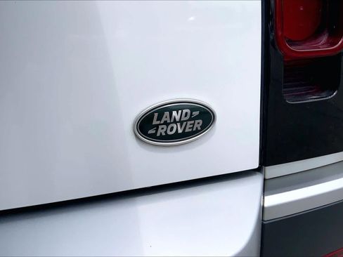 Used 2020 Land Rover Defender 110 HSE AWD/4WD image 30