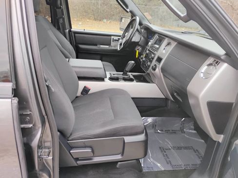 Used 2016 Ford Expedition EL XLT image 19