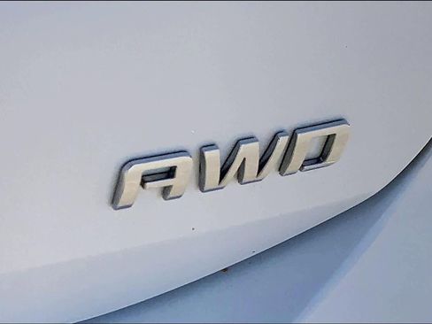 Used 2020 Chevrolet Equinox LS w/ LPO, Cargo Package image 10