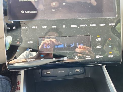 Certified 2024 Hyundai Tucson Blue AWD/4WD image 17
