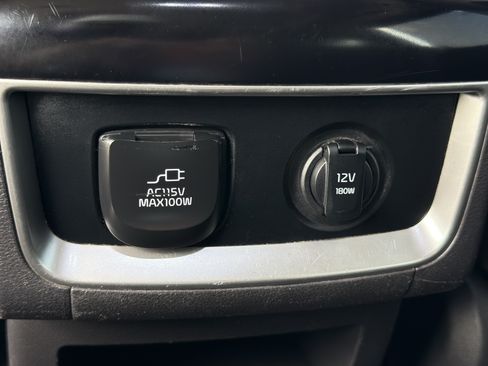 Used 2025 Kia Carnival SX w/ SX Dark Edition Package FWD image 20