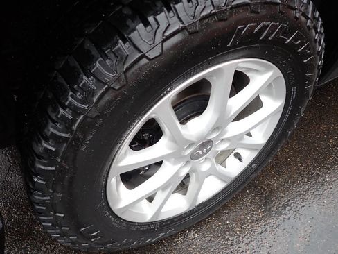 Used 2015 Jeep Cherokee Latitude w/ Comfort/Convenience Group image 7