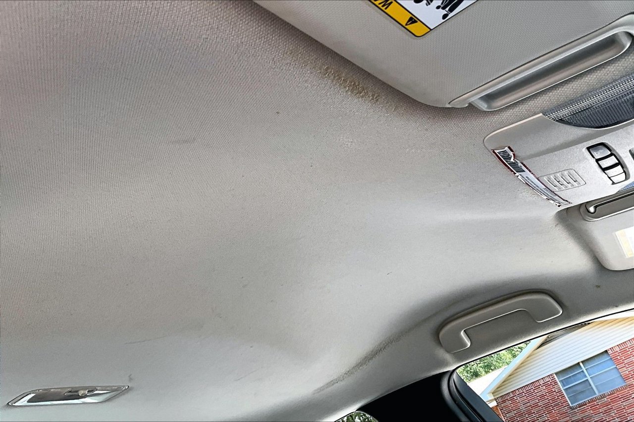 Used 2020 Toyota Corolla LE FWD image 28
