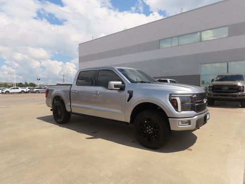 Used 2025 Ford F150 Platinum w/ Equipment Group 702A High AWD/4WD image 7