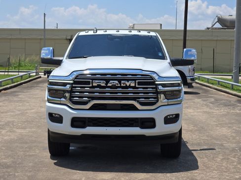 Used 2025 RAM 2500 Limited AWD/4WD image 11