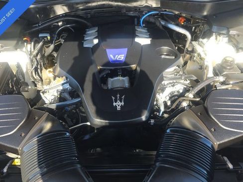 Used 2022 Maserati Levante Modena image 13