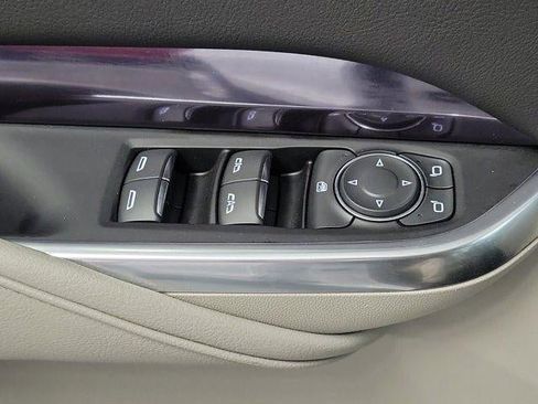 Certified 2023 Cadillac XT4 Luxury w/ Driver Awareness Package FWD image 17