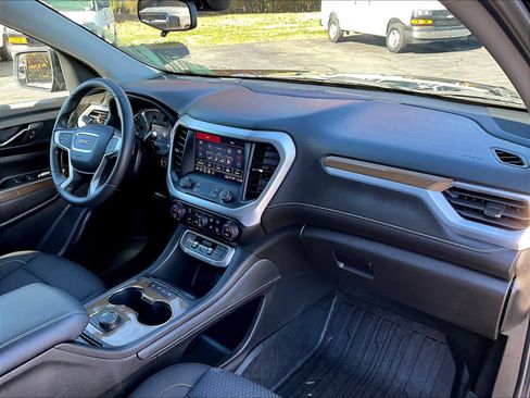 Used 2022 GMC Acadia SLE image 22