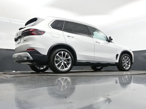 Used 2026 BMW X5 sDrive40i w/ Parking Assistance Package RWD image 40