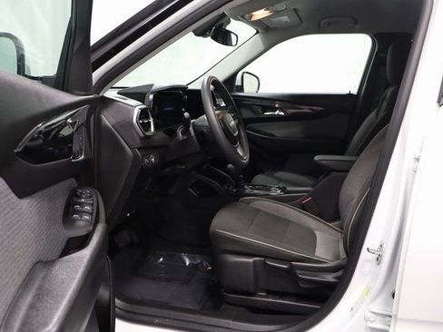 Used 2025 Chevrolet TrailBlazer LT image 10