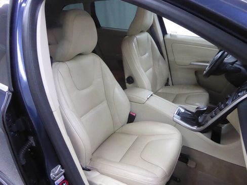 Used 2014 Volvo XC60 3.2 AWD/4WD image 24