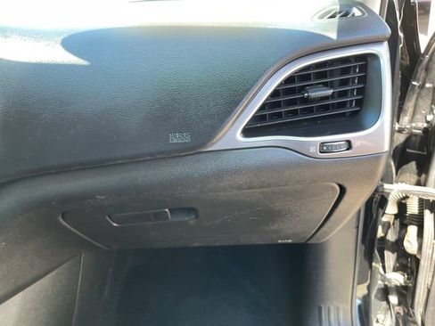 Used 2021 Jeep Cherokee Latitude Plus AWD/4WD image 36
