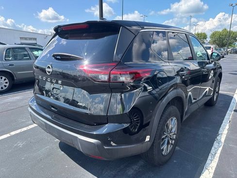 Used 2023 Nissan Rogue S AWD/4WD image 3