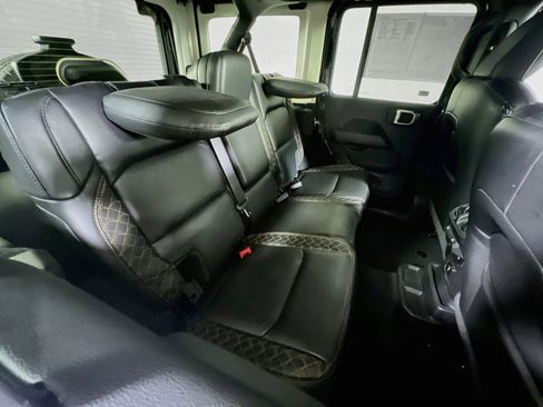 Used 2020 Jeep Wrangler Unlimited Sahara AWD/4WD image 26