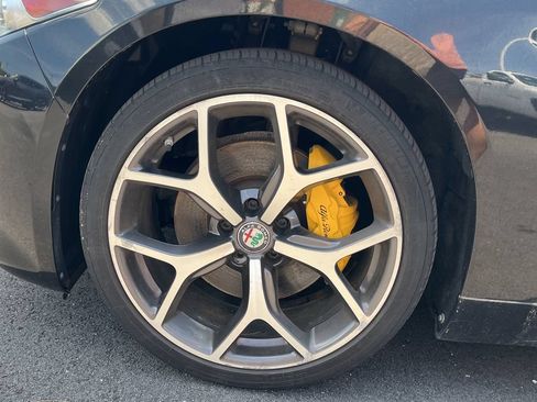 Used 2019 Alfa Romeo Giulia AWD image 9