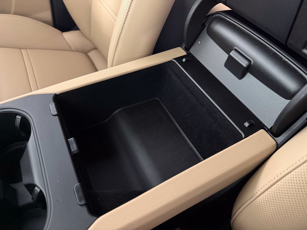 Certified 2024 Porsche Cayenne AWD/4WD image 34